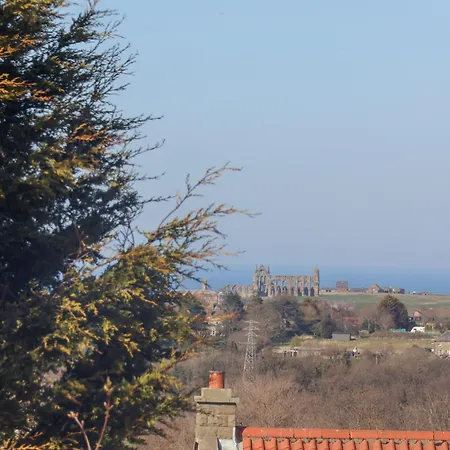 Beacon House וויטבי