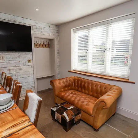 Beacon House * וויטבי