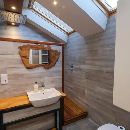 בית נופש Beacon House *