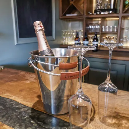 Beacon House בית נופש וויטבי