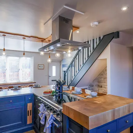بيت للعطل Beacon House