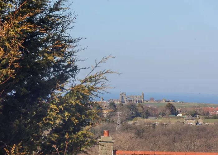 Beacon House וויטבי