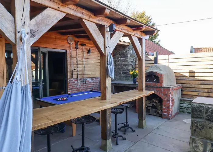 Beacon House בית נופש וויטבי