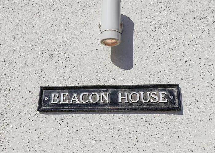 Beacon House בית נופש וויטבי