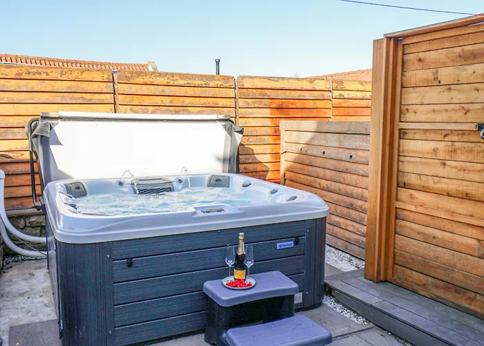 Beacon House בית נופש וויטבי