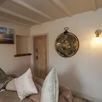 Beacon House Дом отдыха *