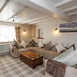 Beacon House Дом отдыха Уитби